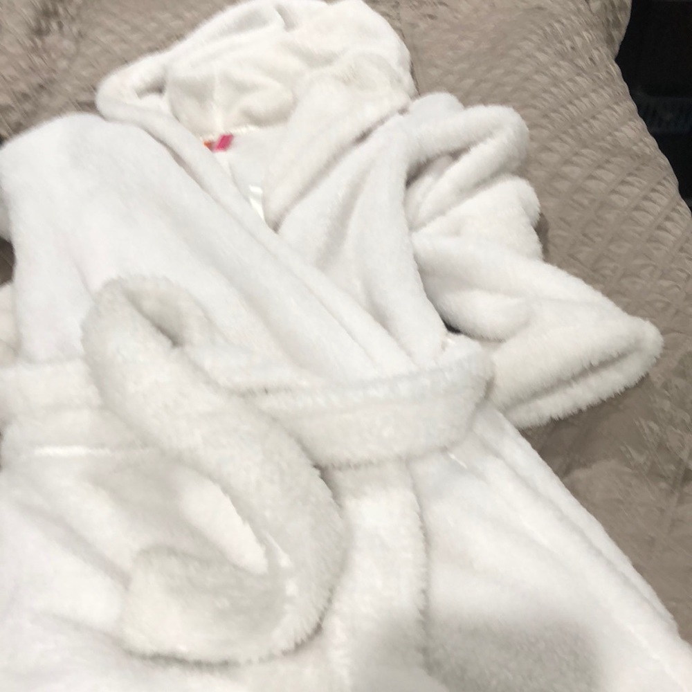 Like new Plush Jenni Robe